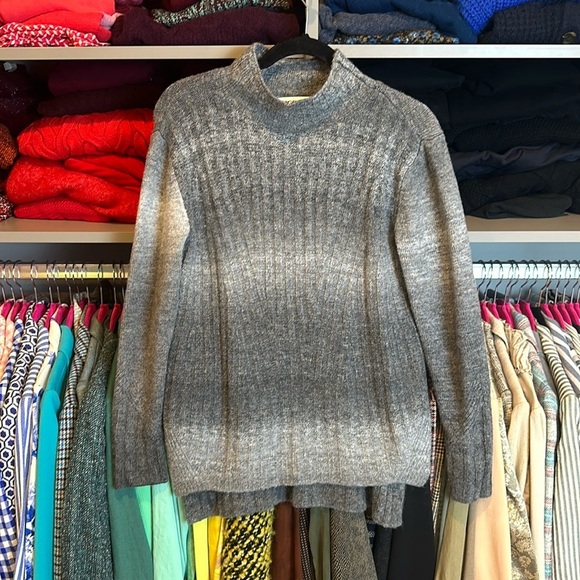 Vigoss Sweaters - Vigoss gray ombre long sleeve mock neck sweater size S